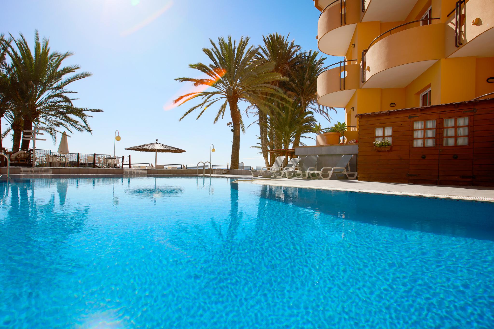 Ramada Resort By Wyndham El Puerto de Mazarrón Exterior foto